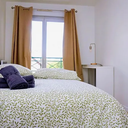 Apartment Bright Sanctuary Near Paris *